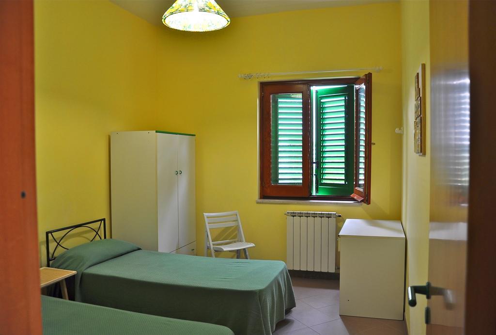 Seafront Apartments Garden House Ταορμίνα Δωμάτιο φωτογραφία